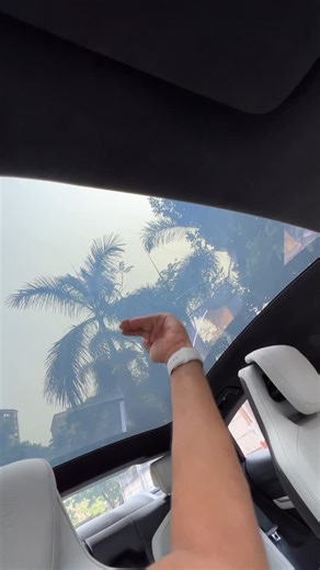 Faisal Khan on Instagram: "People in India are obsessed with sunroofs while most developed countries prefer moonroofs which is basically the glass on the roof being fixed! Because climate in developed countries is cold, a sun-blind isn’t needed so many cars aren’t designed with that in mind! Thus Porsche’s variable light control glass roof is a boon in hotter climates like ours!"