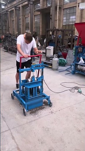 The process of making concrete blocks with a mobile machine