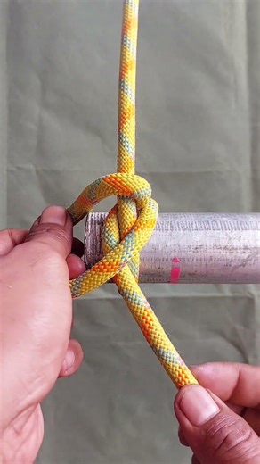 Easy trick to tie a constrictor knot #knots #survivalskills #rope #diyprojects #ropeskills