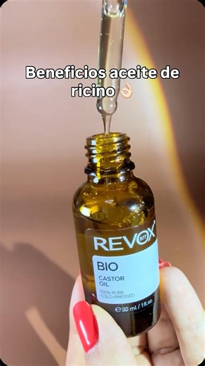 RevoxB77_es on Instagram: "✨👀 Atención, esto te interesa (y mucho) @loimperdible_ viene a contarte por qué necesitas SÍ o SÍ nuestro aceite de ricino en tu vida 💥🖤 🧴✨ Spoiler: ese botecito guarda más superpoderes de los que imaginas… Pestañas, cejas, cabello y glow en modo ON 🔥💫 ¿Preparada para descubrirlos? 😏💥"