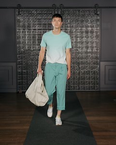 Der Frühling ist da - und damit die neue Sommermode von BRAX! 😎 Lasst euch inspirieren! | BRAX