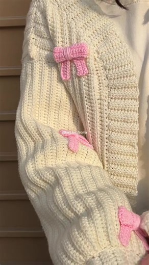 Crochet bow sweater 🎀🧶. #crochet #crocheteveryday #crochetinspo #crochetforinstagram #foryou #crochetwork #smallbusiness #viral #crochetastherapy #crochetisfun #sweater #bow #sweatercrochet #cute #famous
