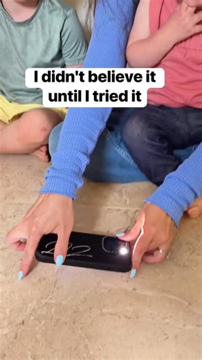 2.7K views | Use turmeric, water, and a flashlight to create a fun, meteor shower–like effect in this simple scie 149 | Buzz Jam | Facebook