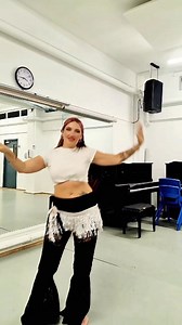 Try this easy beginner belly dance combo! A simple flow that focuses on posture, hips, and rhythm — perfect to start your journey 🌸 Save this video and practice along at home ✨ Want to learn more like this? Join my new belly dance classes in Richmond & Chiswick this November — a safe, empowering space for all women to dance and feel confident. 👉 Book your spot via link in bio! #bellydanceforbeginners #bellydancelondon #femininedance #bellydanceclass #danceforconfidence | Sarasvati Dance