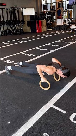 Ring push up can you do it. See challenge in description ⬇️⬇️ #rings #stability #pushups #noteasy