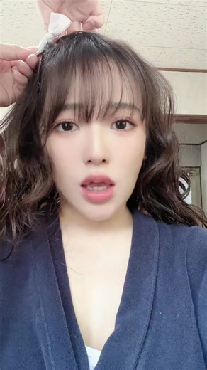 Indoor Hair Styling Tips with a Professional Stylist