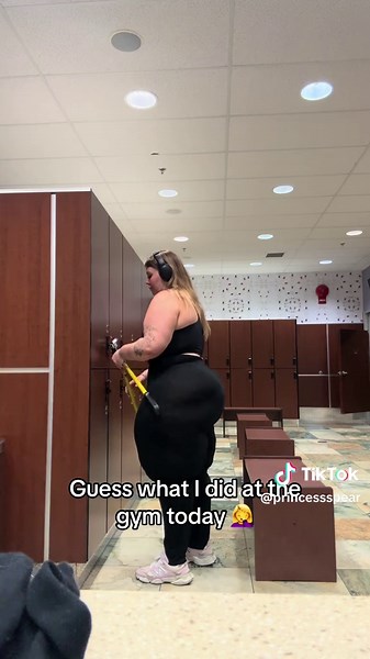 Took me 30min to cut the lock smh #gym #justagirl #gymhumor | gym