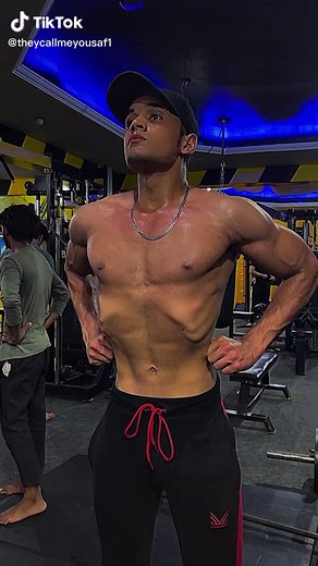 Bodybuilding Poses: Showcasing Muscular Physique