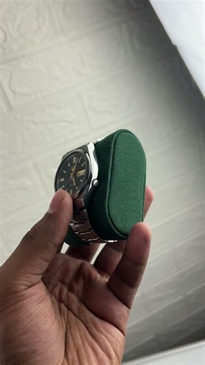 ভাবতে পারেন? আপনার ঘড়ি গুলো এই Watch Organiser Box এ রাখলে কত সুন্দর লাগবে? 👀