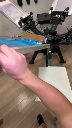 Not every print goes as planned... 👀 Can you spot the mistake in this screen printing fail? Sometimes it’s all about learning and improving! Share your guesses in the comments! #ScreenPrintingFail #OopsMoment #LearningProcess #PrintingMistakes #CustomApparelJourney