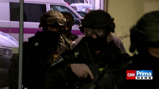 Vémola se objevil se zafixovanou čelistí, do nemocnice ho přivezli zakuklenci | Novinky.cz: Krimi | Stream