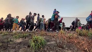 Explainer: What Republicans and Democrats want to do on US-Mexico border security