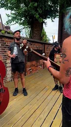 Angry Zeta getting a little practice in before their first show tonight in USA at Smalls Bar | Muddy Roots Music Festival