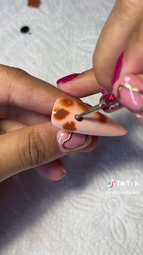 Replying to @abigailnhlapo Tortoise shell nail tutorial! Hope this helps anyone who’s struggling, it deffs helped me quite a bit after i’ve fully understood how to do it! 💘💘#ConSantanderConecto #ConSantanderConecto #SAMA28 #creatorsearchinsights #fyp #fypシ゚ #paratii #viral_video #tiktoksouthafrica🇿🇦 #southafricatiktok #pressonnails #pressonnailbusiness #nailsoftiktok #nailtok #tortoiseshell #nailtutorial #tutorial #bloominggel #bloominggelnails