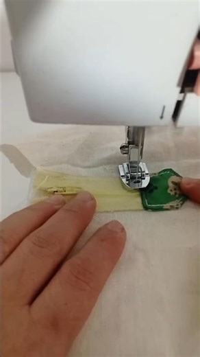 Easy Zipper Sewing on a Neckline