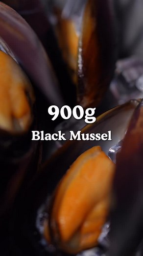 Prawns. Halibut. Salmon. Mussels. Scallops. All in our SG60 Seafood Bundle for $60 (More than 4kg of seafood) You’ll be getting: ~1kg of Half Shell Scallops ~1kg of Vannamei Cooked Prawns ~900g of Full shelf Mussels ~800g of New Zealand Half Shell Mussels ~700g of Halibut Fillet ~200g of Salmon Fillet While stocks last, any seafood item may be substituted with another of equal or higher value without prior notice. | Naughty Monger