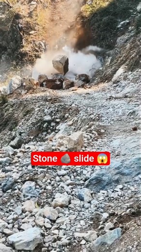 😲Stone slide 😱🪨/rockfalls 😀#viral #shorts #village
