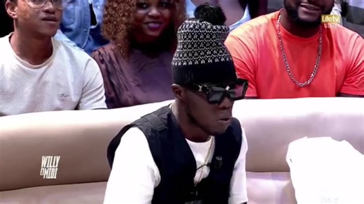 438K views · 22K reactions | BB sans OS : j'ai mon concert au palais de la culture, maintenant je parle comme les binguistes. | 헞헽헮헸헽헮혁헼 헦헮헻혀 헣헮혆헲헿 | Facebook