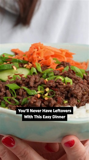 This delicious Easy Korean Beef Bowl is quick and easy to make with ground beef! 🙌 In this YouTube episode, Nicole shares 5 creative, flavor-packed recipes that transform a pound of ground beef into something exciting. 😋 These simple recipes are perfect for busy weeknights when you want to switch up your dinner routine. 👀 Tap the link in our bio to watch now! ⤴️ 🎥: Nicole @nicolesperfectbite #beef #korean #bowl #easy #easyrecipes #dinner #mealprep #cooking