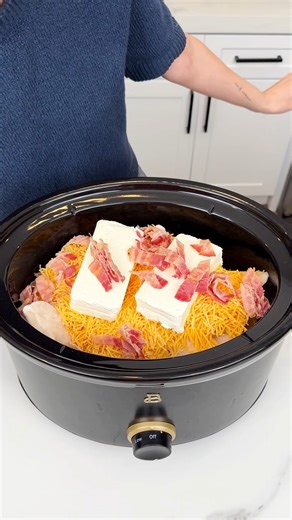 The best crockpot dinner I make chicken bacon ranch sliders in my slow cooker. | Rick's Friend Justine