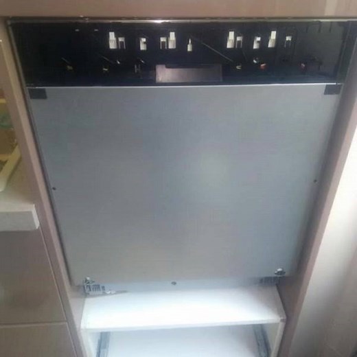 E15 sur lave vaisselle Siemens: fuite provenant de l étanchéité entre le bol et la cuve. Mis en place d un kit de réparation special. Intervention rapide ( pièce dispo chez Bosch-Siemens) | Jérémy Services 59