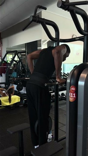 You should know how to dip correctly now. #calisthenics #dips #shorts