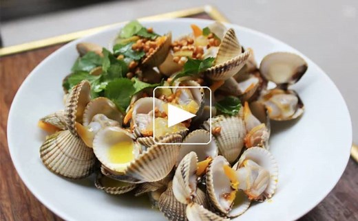 7.9K views · 61 reactions | Apprenez à cuisiner des coques au citron confit et kasha avec les chefs Manon Fleury et Johann Barichasse (Le Mermoz, Paris 8e). Toutes les étapes de la recette ici : bit.ly/RecetteLeMermoz | Le Fooding | Facebook