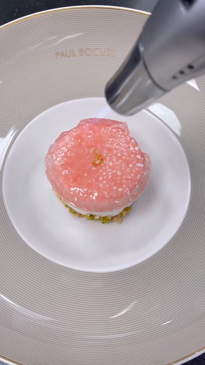 ÎLE FLOTTANTE Recipe Tutorial: Indulge in Gourmandise with Benoit Charvet and Paul Bocuse