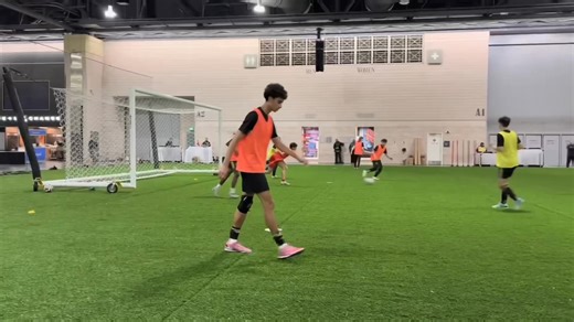 Day 1 at the 2026 United Soccer Coaches Convention! ⚽🔥 We kicked things off last night with a high-energy practical session, led by Garry Monk. His fast-paced, high-detail field session - Thinking Forwards, Playing Forwards - challenged coaches to explore the principles of attacking play, while gaining elite insights and actionable strategies to develop smarter, more creative players and elevate their training environment. Learn. Apply. Elevate. | Soccer Profile