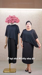 9.5K views · 32 reactions | ĐẦM THIẾT KẾ TRUNG NIÊN TONE ĐEN ❤️ #thoitrangtrungnien #fashion #ThoiTrangCaoCap #trungnien #uudaihapdan #mevacon #BlackFriday #damsuong #MinHy #bigsize | MinHy | Facebook