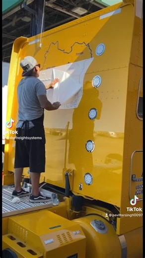 #sikhism #sikhwarriors #dsrfreightsystemsinc #rakkar #california #khalistan🚩🚩🚩🚩🚩🚩🚩