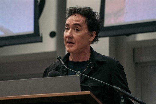 John Cusack says Trump should ‘go to hell!’ at ‘No Kings’ protest in Chicago