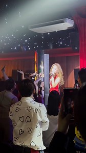 Minh Tuyết QUẬY cùng.Fans QUẪY.... Lật tung nóc phòng trà Bến Thành luôn trời ơi. Haaaaaaa.... | Minh Tuyet