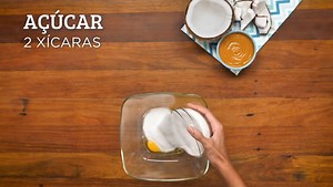 Bolo de coco com doce de leite — Receitas TudoGostoso