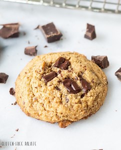 Almond Flour Chocolate Chip Cookies