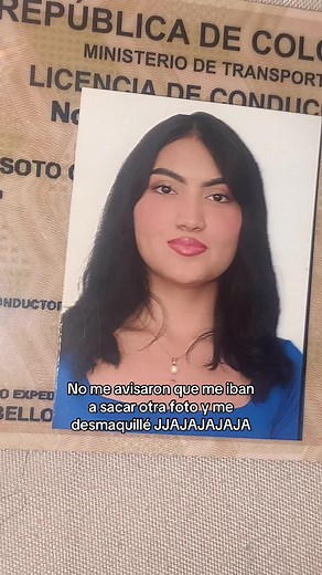 llevaba 24 horas sin dormir y no aguantaba el sueño, cansancio y maquillaje derretido😅 #humor #licenciadeconducir