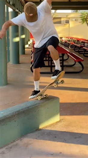 @austin_heilman TECH 🎥- @imantisocial | Foundation Skateboards