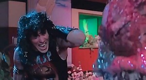 Una maravilla del cine arte estadounidense. TerrorVision (1986) USA #quemierdaestamosviendo #monstruoscl | Monstruos.cl