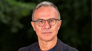 GALA VIDEO - Philippe Besson amoureux : ses très rares confidences sur son compagnon Sofiane