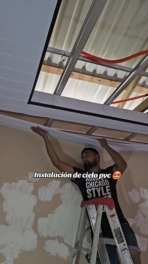 instalación de cielo pvc 🤩, cotiza con nosotros 3140-8963 #fyp #parati #tendencia #remoldeaciones #foryou #Viral #instalacioncielo