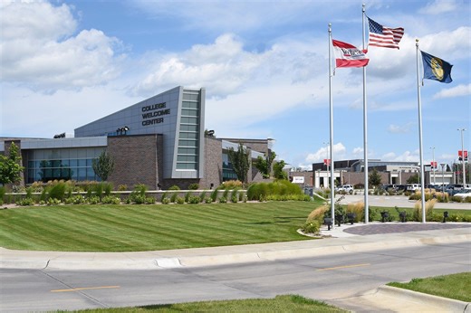 College students learn to dress for success - NCN