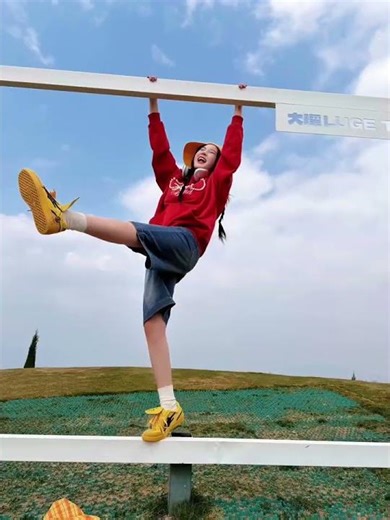 Master the Art of Flying Poses: Capture Life in Motion