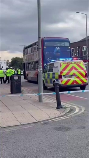 Man hit by bus on Breck Road | Liverpool Echo News