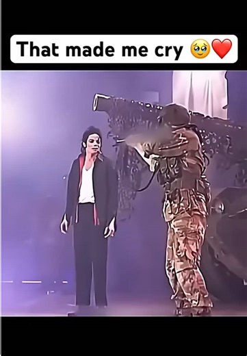 Michael Jackson Held at gunpoint During Earth Song History Tour 😯 #michaeljackson #funnytiktok #foryoupage❤️❤️ #foruyou #musica