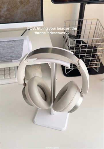 Transform Your Workspace: Minimalist Desk Setup Ideas