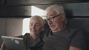 Moyenne gros plan de gai vieux : vidéo de stock (100 % libre de droit) 3577999283 | Shutterstock