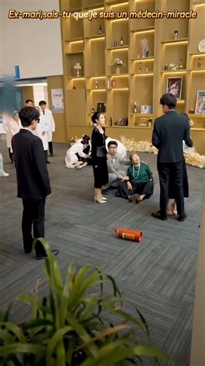 7K views · 108 reactions |  #ShortMax https://short.inbeidou.ai/link/shortmax/serial/2KwN3ufp/11 Sa fille était malade et hospitalisée, mais son mari s'est précipité à l'hôpital avec sa maîtresse et son enfant illégitime, et lui a demandé de quitter la maison sans rien. Elle réapparut devant tout le monde en tant que directrice de l'hôpital et promit de faire payer le prix à ce scélérat. | TheaterNook TV | Facebook