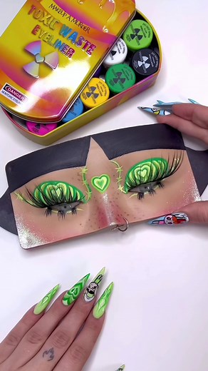 my powerpuff girl makeup series was fire 😩 WHOSE YOUR FAV??! #makeupamurder #ppg #powerpuffgirls #makeup #makeupseries #makeupartist #makeuplooks #creativemakeup #faceboard #makeupboard