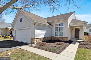 1124 Maxwell Manor, Warwick, PA 18974 - MLS PABU2090394 - Coldwell Banker