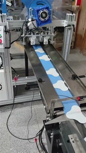Auto feeding placing flow wrapper #machine #factory